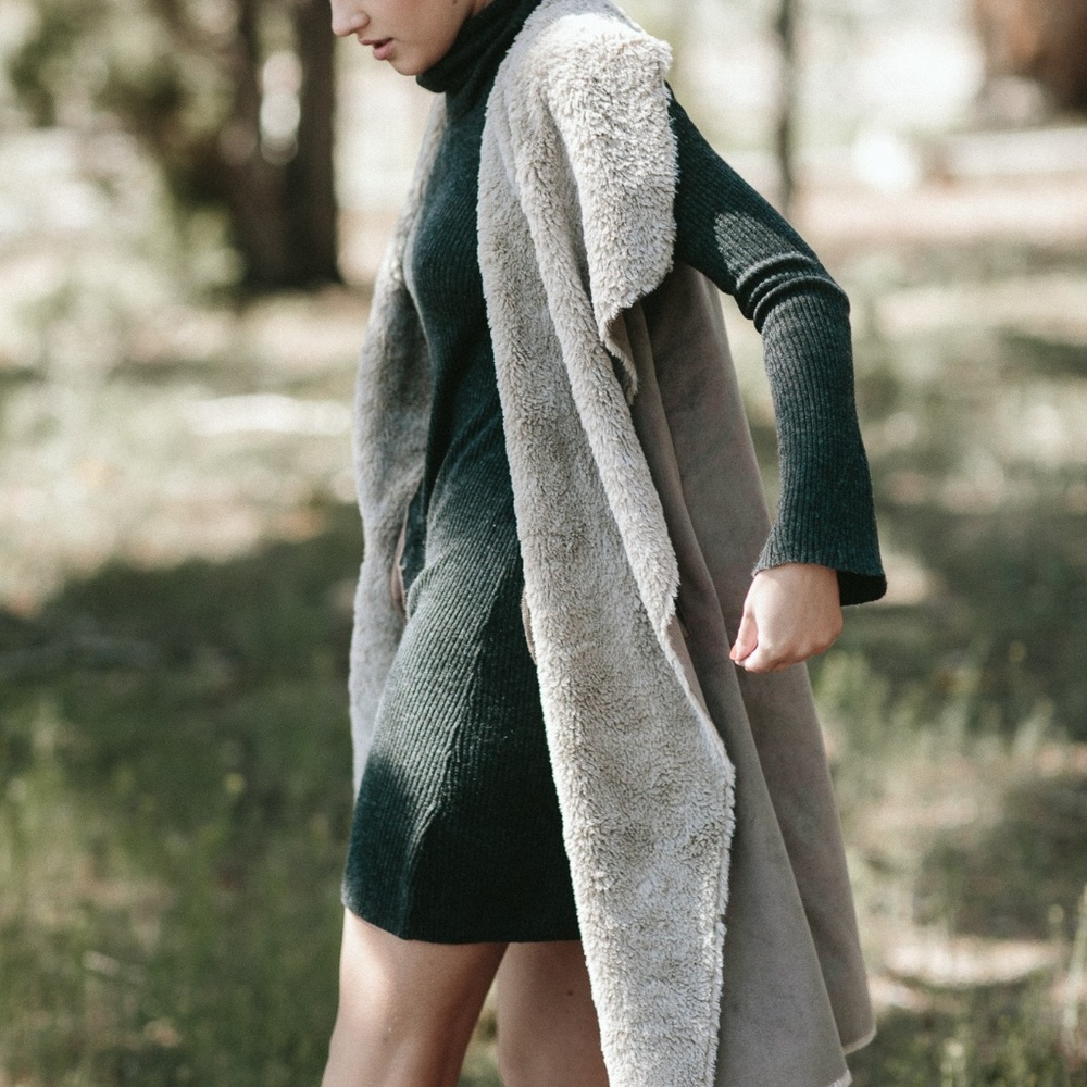 LAJU FUR VEST/ NEW / TAGS ATTACHED